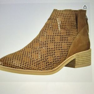 Dolce Vita Tommi ankle bootie